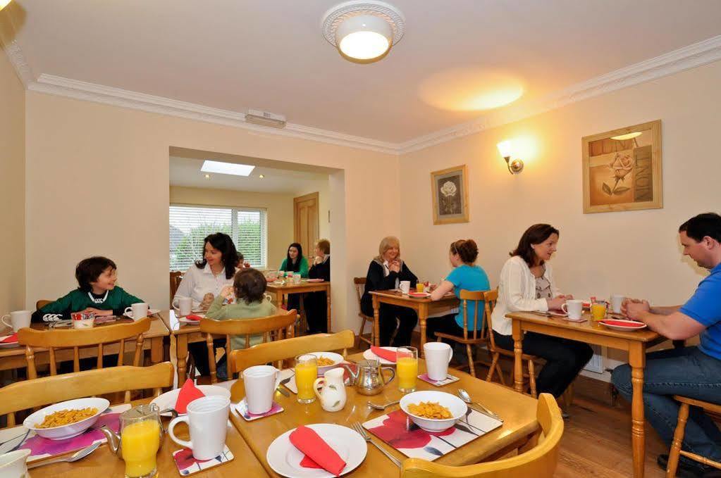 Amber Lodge Budget Accommodation 戈尔韦 外观 照片